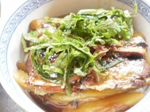 さんま蒲焼き缶と茄子のかば焼き丼